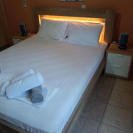 Sofia'S Garden Apartman Néa Péramos Kültér fotó