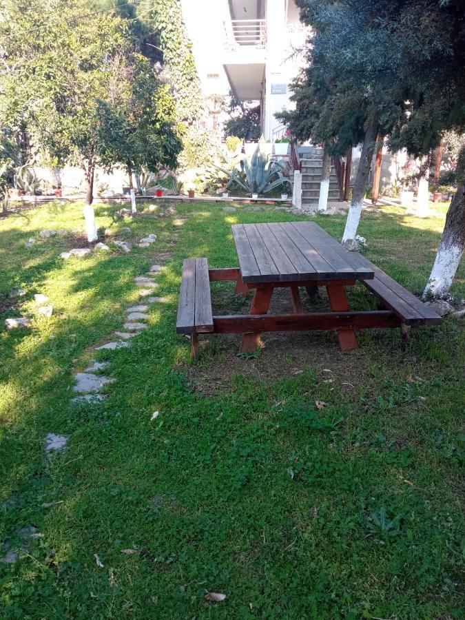 Sofia'S Garden Apartman Néa Péramos Kültér fotó