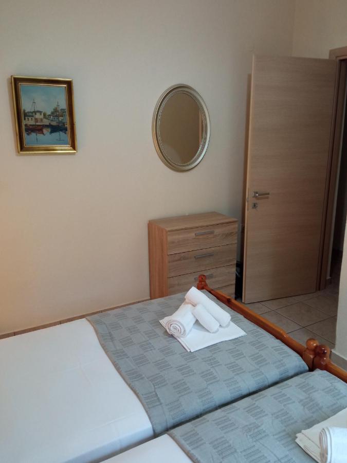Sofia'S Garden Apartman Néa Péramos Kültér fotó